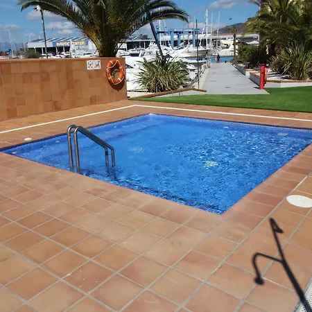 Luminoso En Santa Margarita Con Terraza Y Piscina, Cerca De La Playa De La Rubina - Es-258-79 * Roses